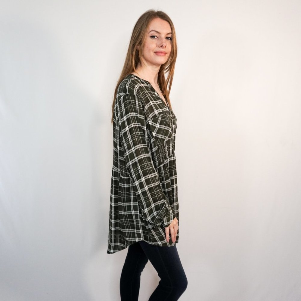 TORRID Emma Green & White Plaid Button Down Tunic - Picture 3 of 7